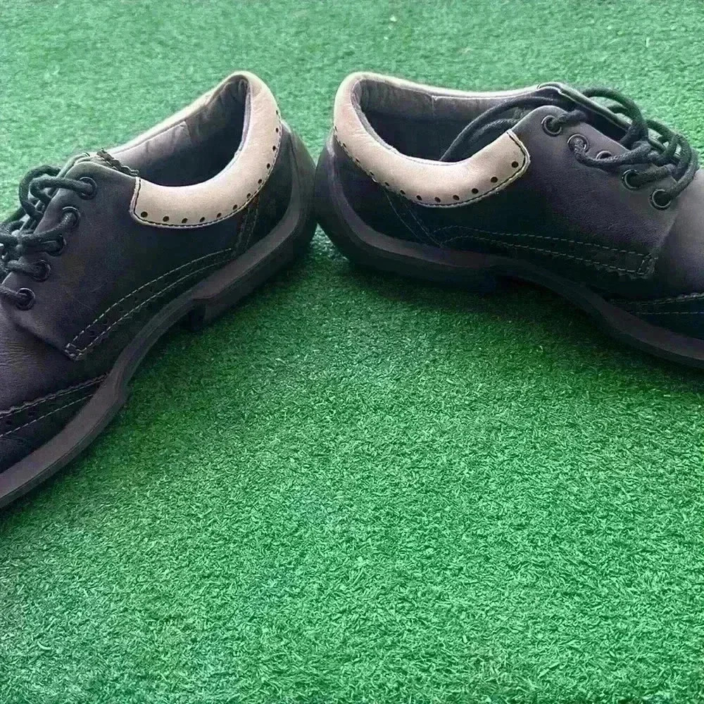 John Fluevog - Picture 7 of 7